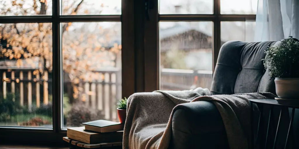 A calm reading nook showing one way how to beat panic disorder without medication.