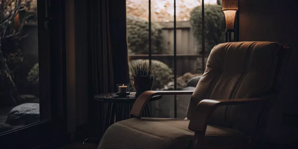 A calm and welcoming therapy setting for starting OCD treatment.