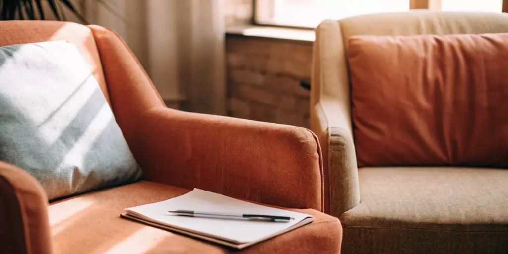 Psychologist vs. psychiatrist: Choosing the right mental health support for depression.