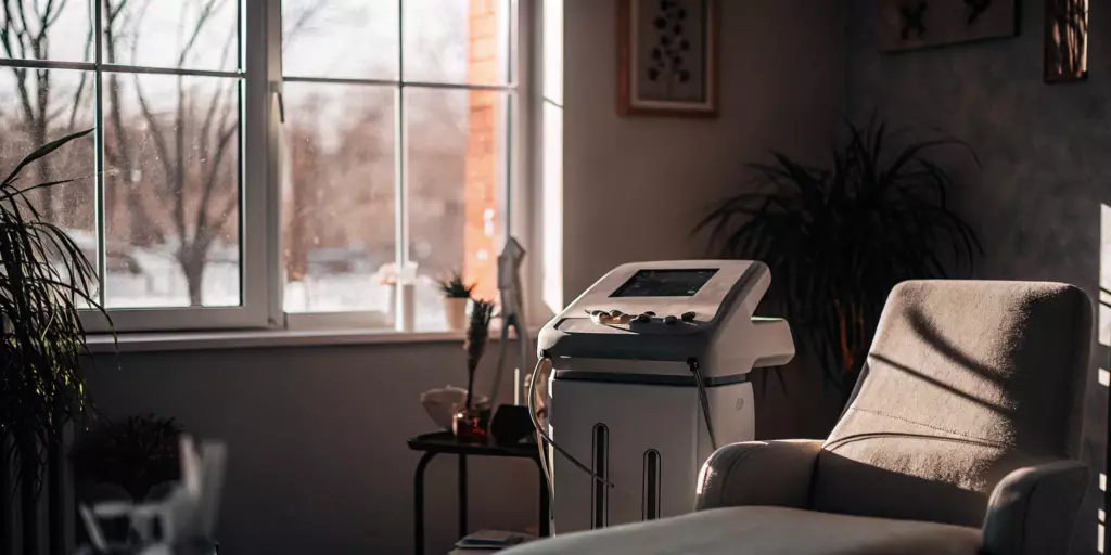 An accelerated TMS therapy machine and patient chair for fast-acting depression treatment.